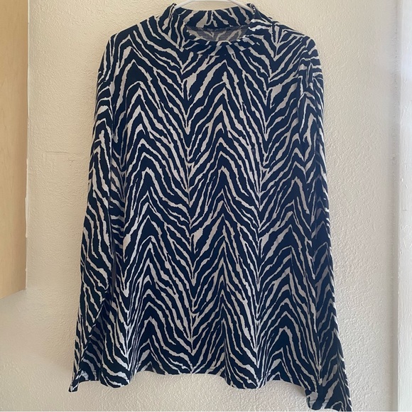 Shein Zebra turtleneck - Picture 7 of 7